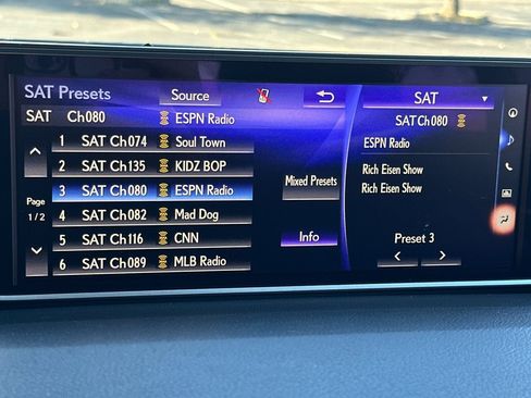 Used 2018 Lexus RX 450hL Premium image 25