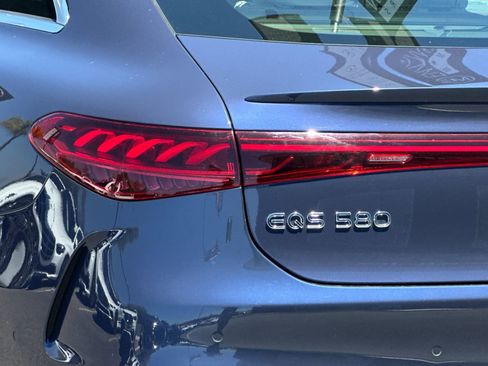 Used 2023 Mercedes-Benz EQS 580 4MATIC Sedan w/ Exclusive Trim Package image 33