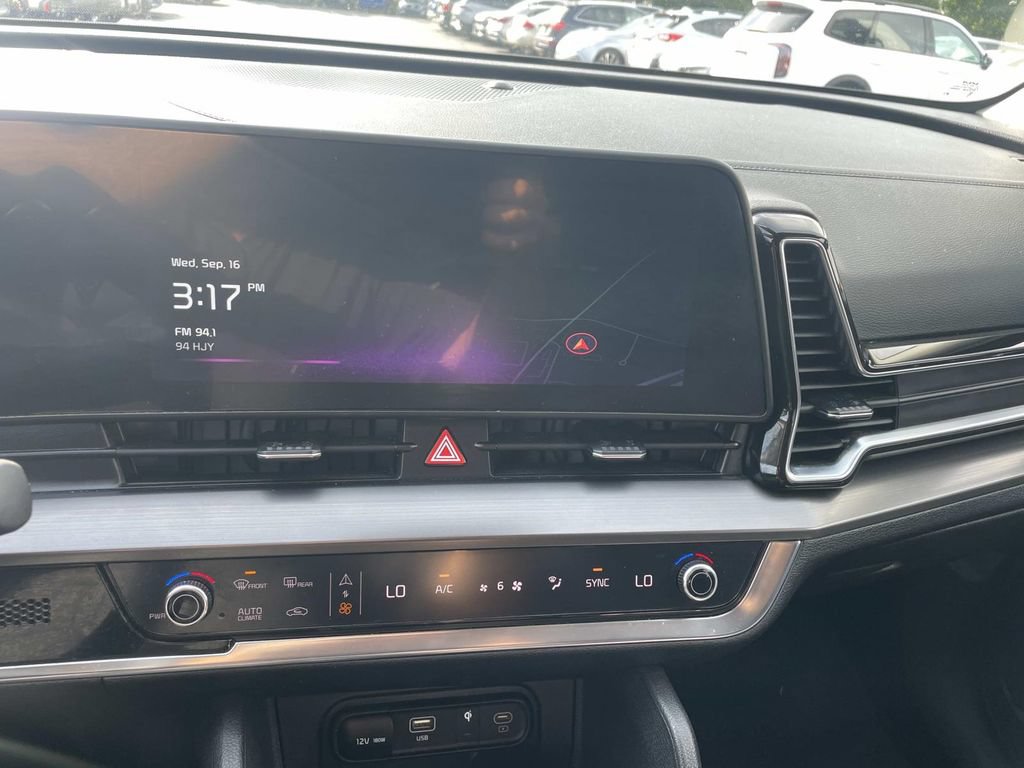Used 2025 Kia Sportage EX FWD image 21