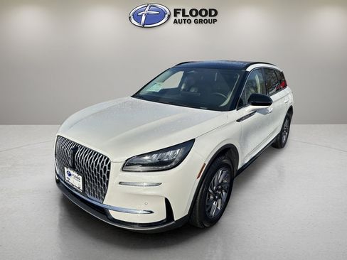 Used 2025 Lincoln Corsair AWD w/ Equipment Group 101A image 3