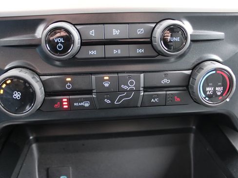 Used 2023 Ford F250 XLT w/ XLT Premium Package image 7