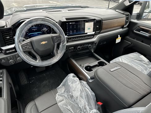 New 2026 Chevrolet Silverado 2500 High Country w/ High Country Premium Package AWD/4WD image 6