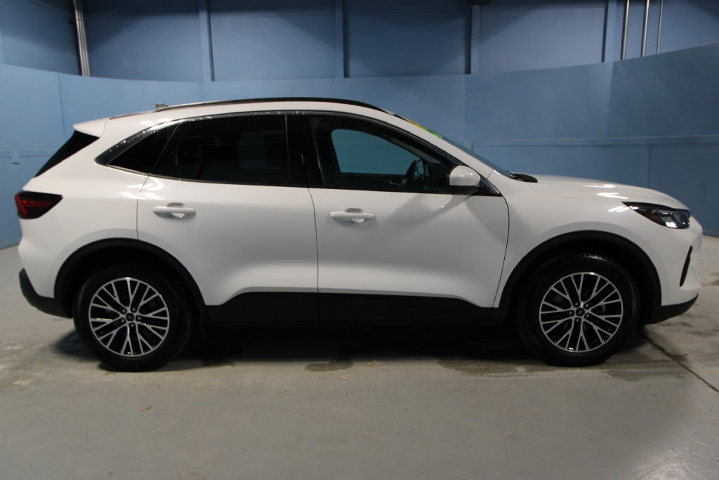 Used 2024 Ford Escape SE FWD image 30