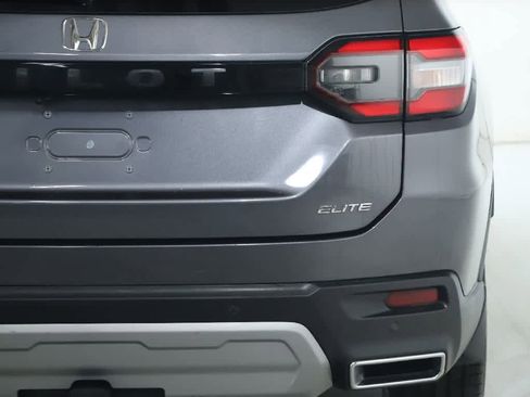 Used 2024 Honda Pilot Elite image 47