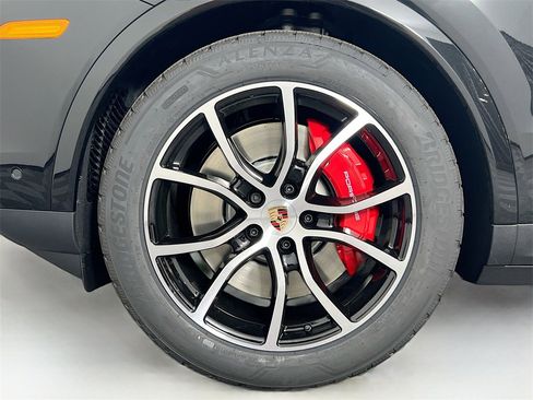 New 2026 Porsche Cayenne S image 33