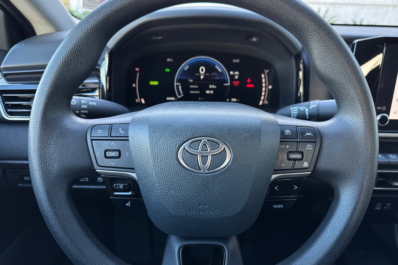 Used 2025 Toyota Camry LE FWD image 23