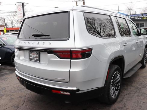 Used 2024 Jeep Wagoneer Series II image 5