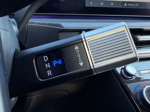 Used 2025 Hyundai Santa Fe Limited image 12