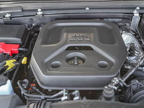 New 2026 Jeep Wrangler Unlimited Sahara AWD/4WD image 27