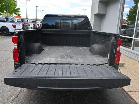 Used 2022 Chevrolet Silverado 1500 RST w/ Convenience Package II AWD/4WD image 5