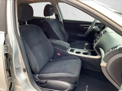 Used 2015 Nissan Altima 2.5 S w/ Sport Value Package FWD image 9