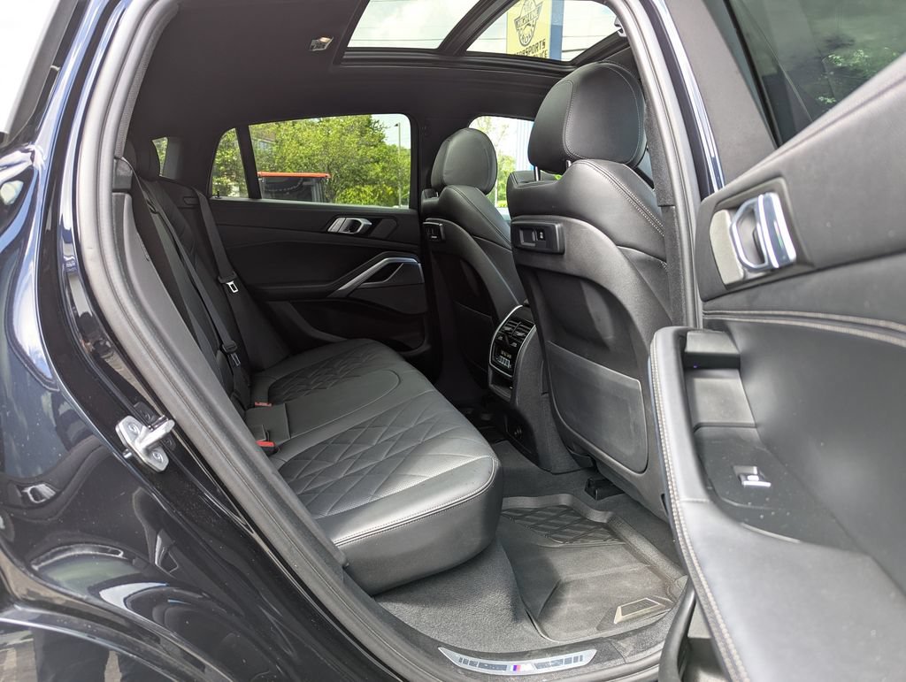 Used 2023 BMW X6 xDrive40i w/ M Sport Package AWD/4WD image 37