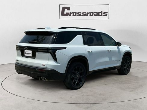 Used 2026 Chevrolet Traverse RS FWD image 5