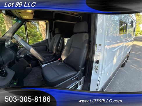 Used 2019 Mercedes-Benz Sprinter 170 image 42