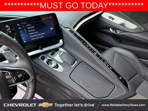 Used 2024 Chevrolet Corvette Stingray Coupe RWD image 18