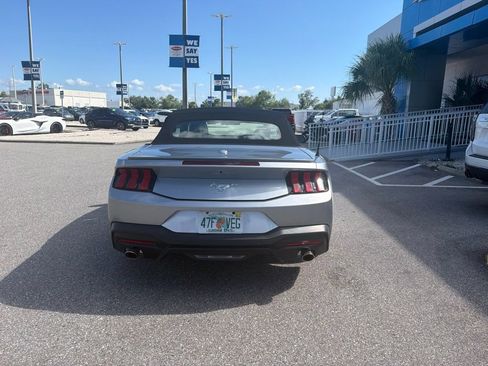 Used 2025 Ford Mustang Premium RWD image 6