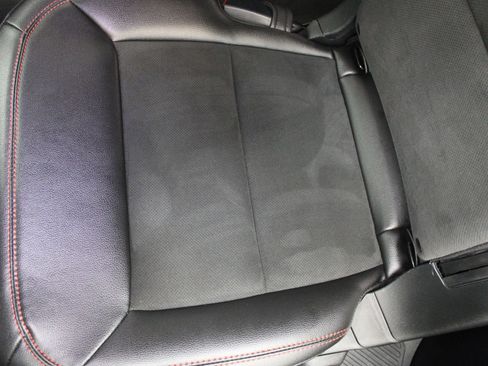 Used 2022 Ford Explorer ST-Line image 15