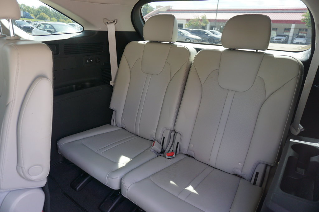 Used 2023 Kia Sorento EX w/ Panoramic Sunroof Package FWD image 16
