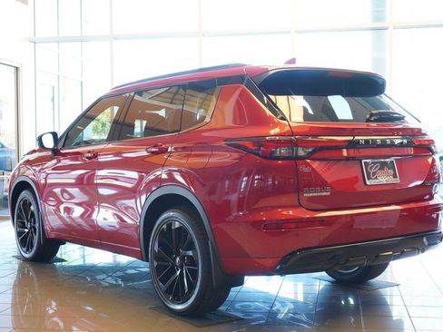 New 2026 Nissan Rogue Platinum image 3