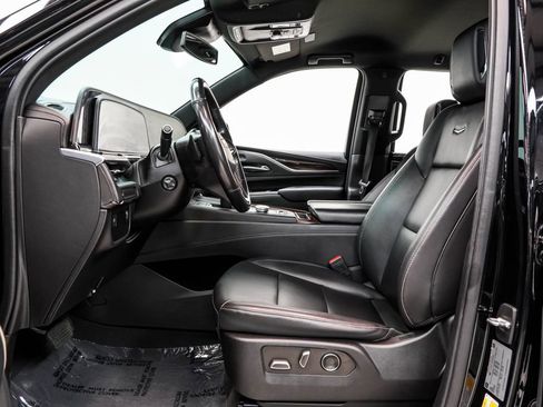 Used 2021 Cadillac Escalade Luxury RWD image 16