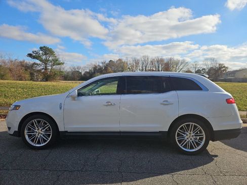 Used 2014 Lincoln MKT AWD w/ Equipment Group 201A image 2