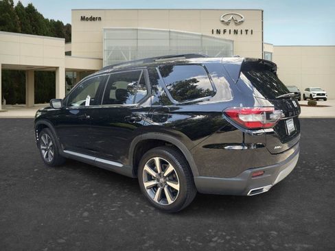 Used 2023 Honda Pilot Elite image 6