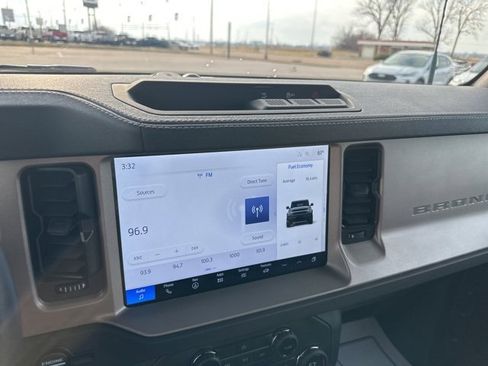 Used 2025 Ford Bronco Outer Banks image 4