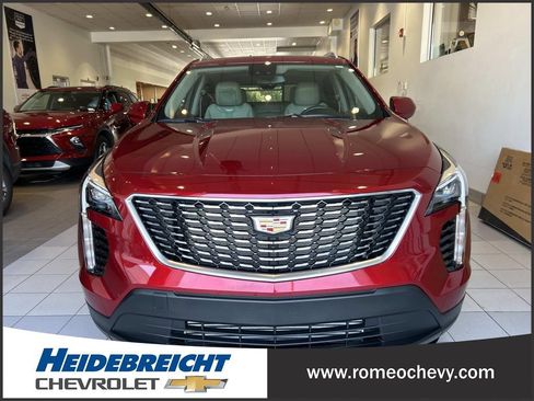 Used 2022 Cadillac XT4 Luxury w/ Cold Weather Package AWD/4WD image 39