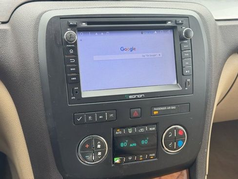 Used 2010 Buick Enclave CXL image 29