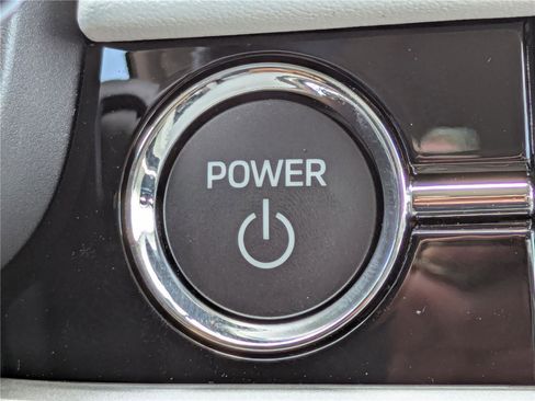 New 2025 Mitsubishi Outlander SEL image 31