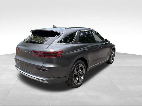 Used 2023 Genesis Electrified GV70 AWD/4WD image 4