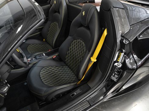 Certified 2022 Ferrari F8 Tributo RWD image 37
