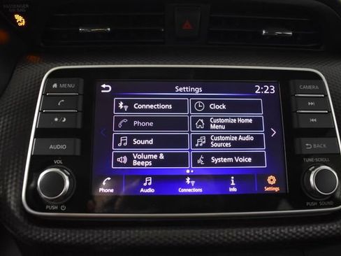 Used 2018 Nissan Kicks SV FWD image 19