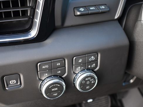 New 2026 GMC Sierra 2500 Denali w/ Denali Reserve Package image 17