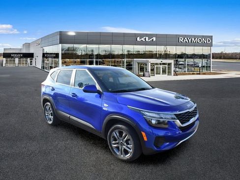 Used 2023 Kia Seltos LX AWD/4WD image 1