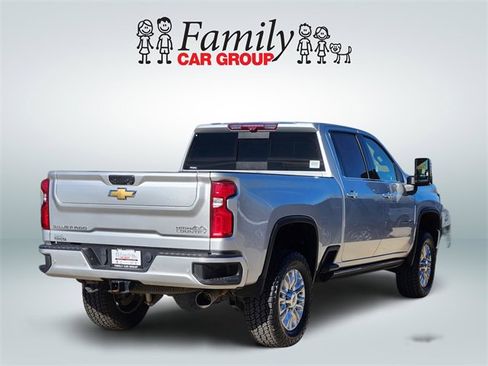 Used 2022 Chevrolet Silverado 2500 High Country w/ Z71 Off-Road Package image 4