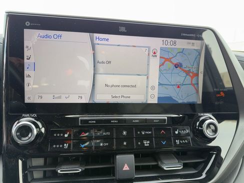 Used 2020 Toyota Highlander Limited image 11