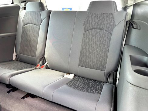 Used 2017 Chevrolet Traverse LT image 15