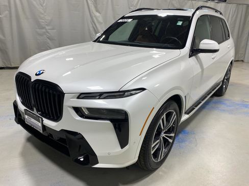 Used 2025 BMW X7 xDrive40i w/ M Sport Package image 1