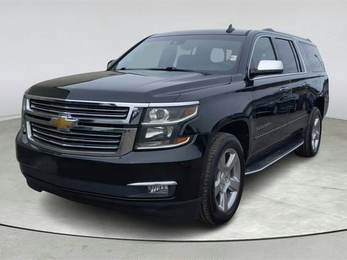 Used 2017 Chevrolet Suburban Premier image 3