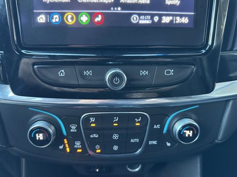 Used 2023 Chevrolet Traverse LT image 26