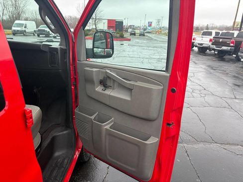 Used 2020 Chevrolet Express 3500 LS image 17