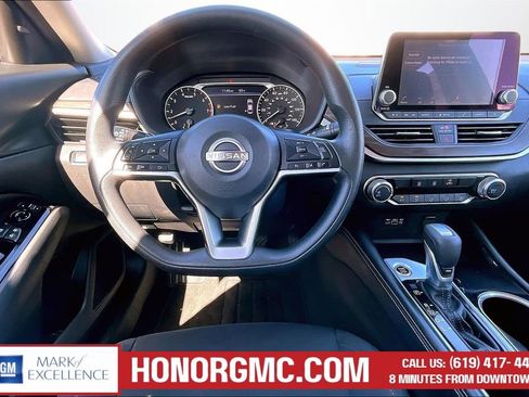 Used 2023 Nissan Altima 2.5 SV image 8