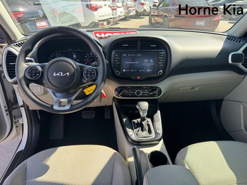Used 2022 Kia Soul LX w/ Technology Package FWD image 14