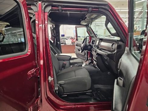 Used 2021 Jeep Gladiator Sport image 33