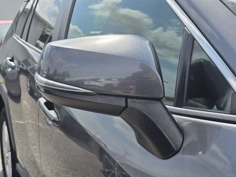 Used 2021 Toyota RAV4 XLE FWD image 10