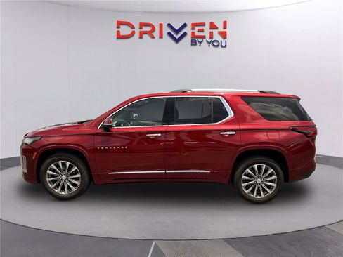 Used 2023 Chevrolet Traverse Premier FWD image 7