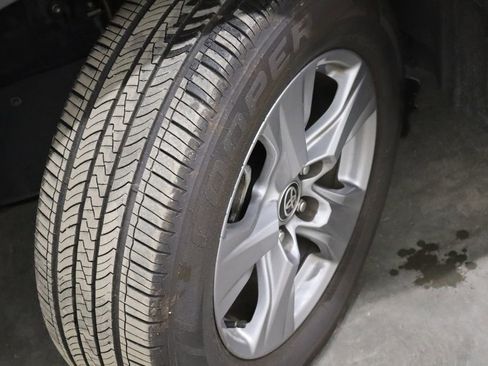 Used 2022 Toyota RAV4 XLE image 43