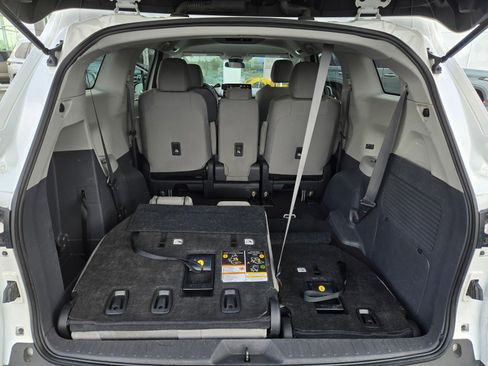 Certified 2023 Toyota Sienna LE FWD image 24