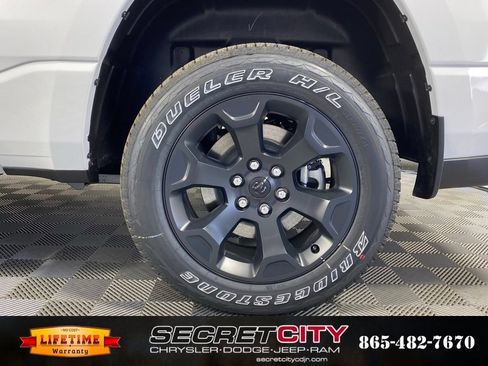 New 2026 RAM 1500 Express AWD/4WD image 9